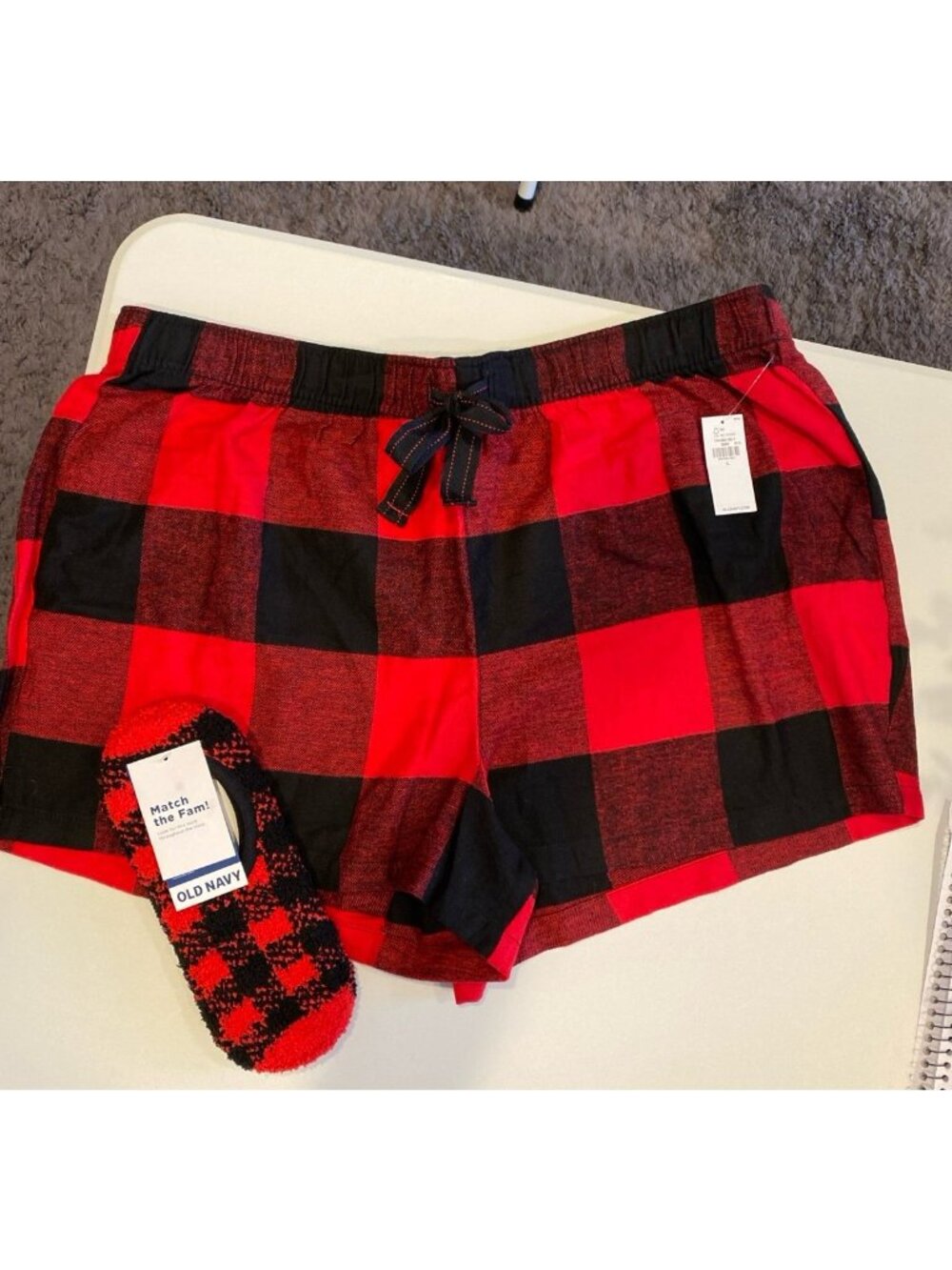Old Navy Women's Cotton Buffalo Plaid Flannel Pajama Shorts -Socks Large